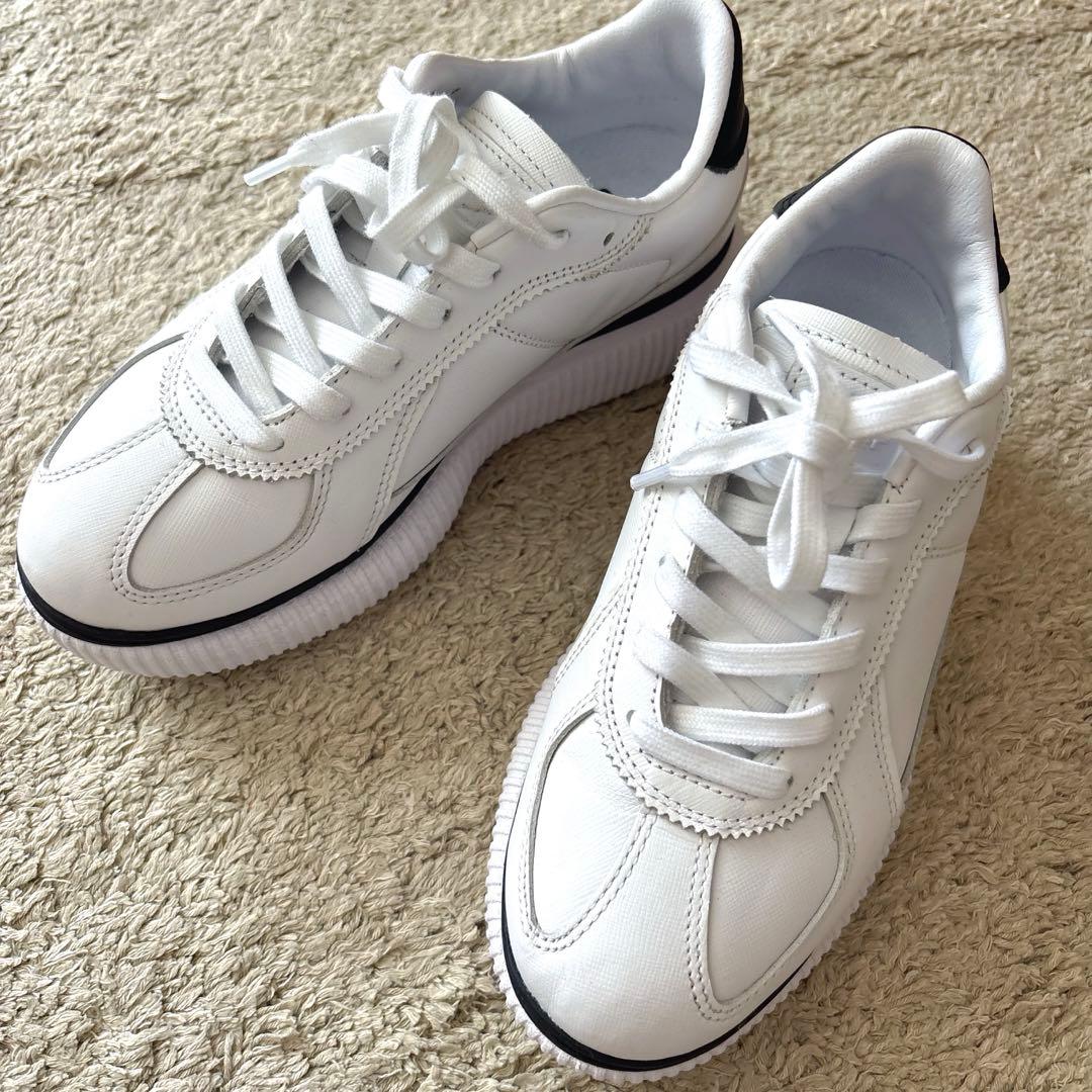 美品Onitsuka Tigerオニツカタイガー ホワイト厚底レザー デレシティ