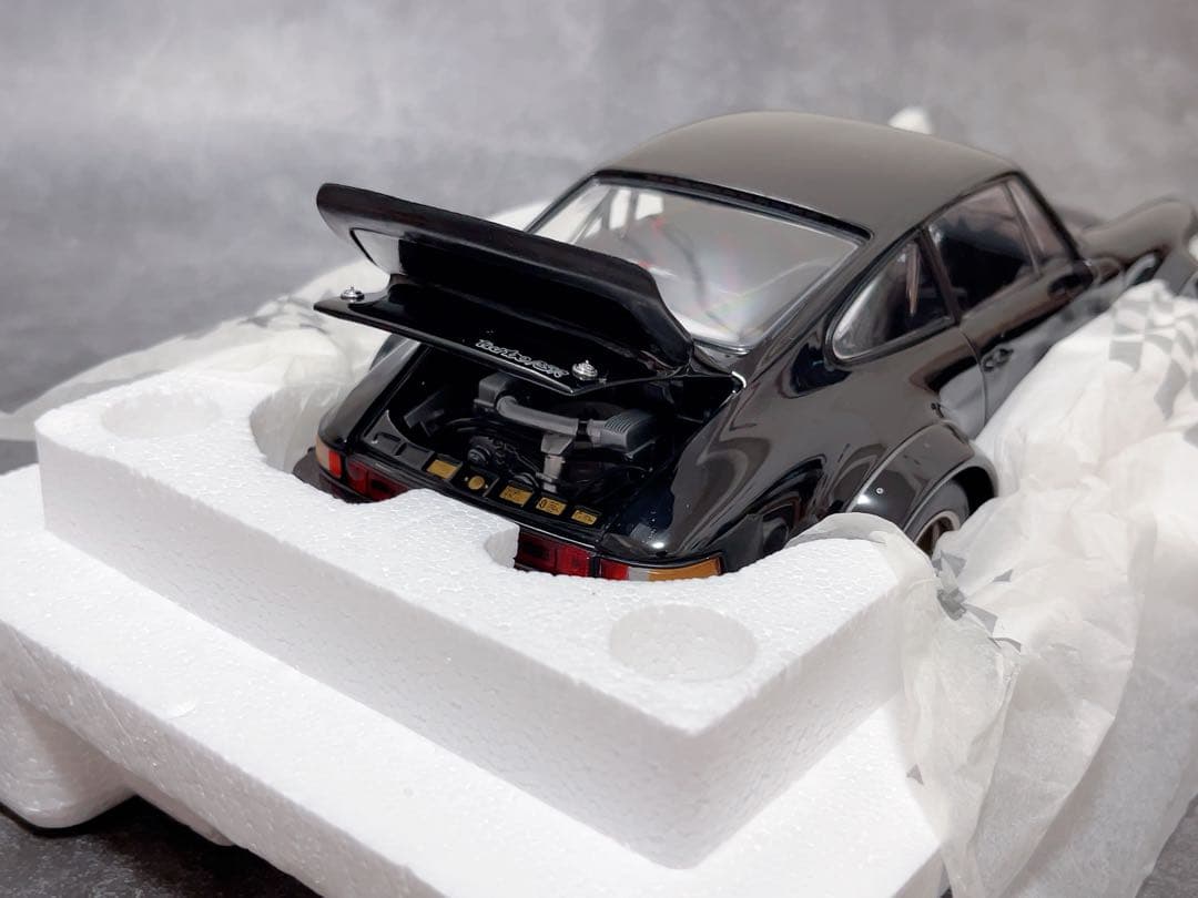 エグゾト 1/18 モデルカー 1976 ポルシェ 934 RSR - メルカリ