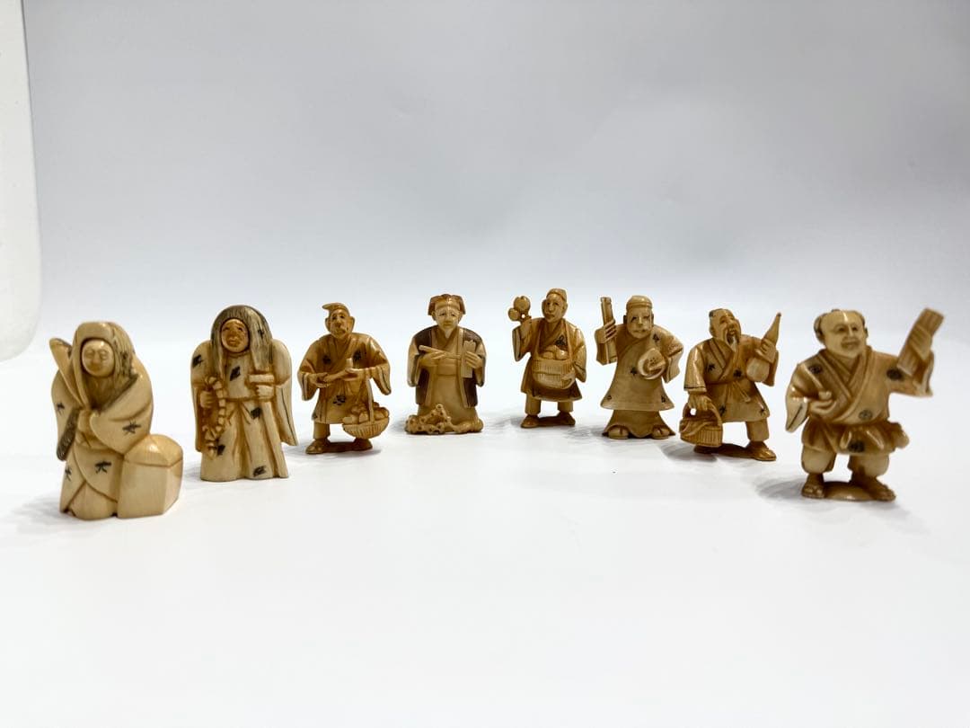 時代【 玉山 】造 細密彫刻 天然素材 牙 根付 からくり顔 僧侶他８体まとめて
