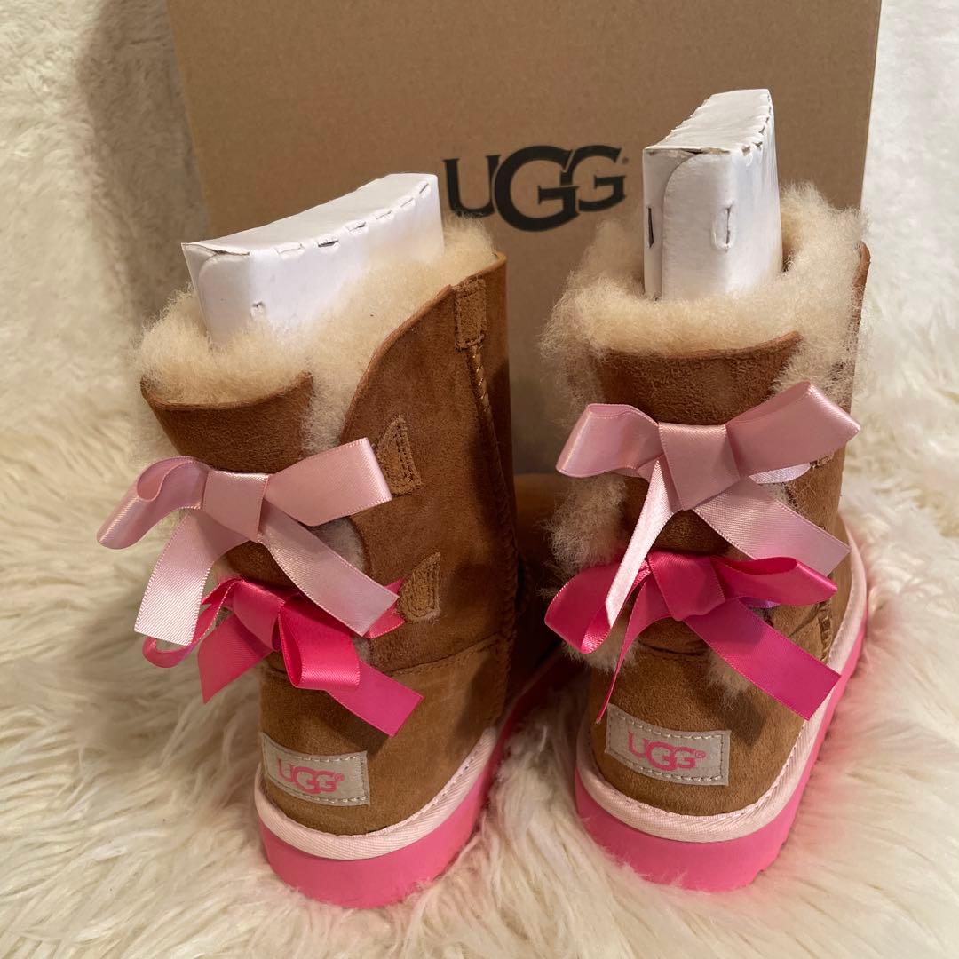 UGG ブラウン・ピンク リボン付きブーツ　20センチ