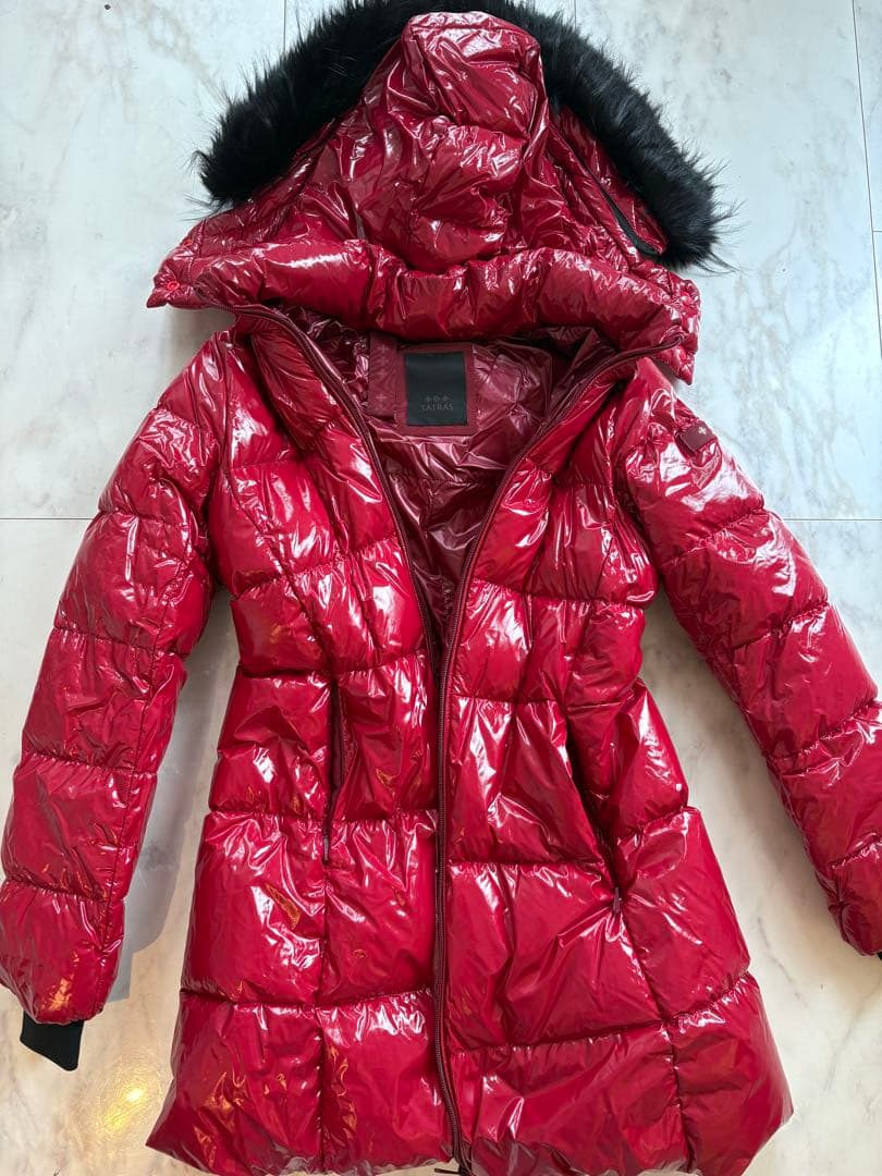 TATRAS 赤 光沢 ダウンジャケット
