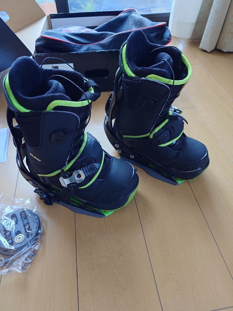 m*a様 中古　剥がれあり　YONEX スノーボードブーツ 24.5cm XTR
