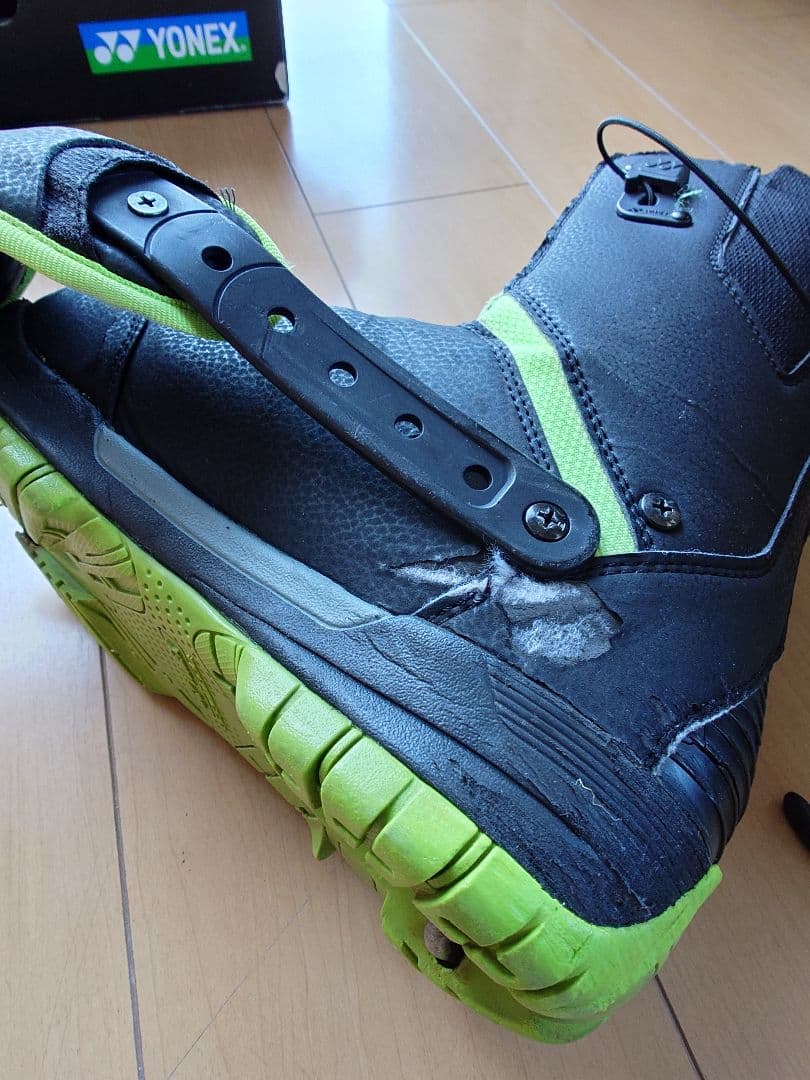 m*a様 中古　剥がれあり　YONEX スノーボードブーツ 24.5cm XTR