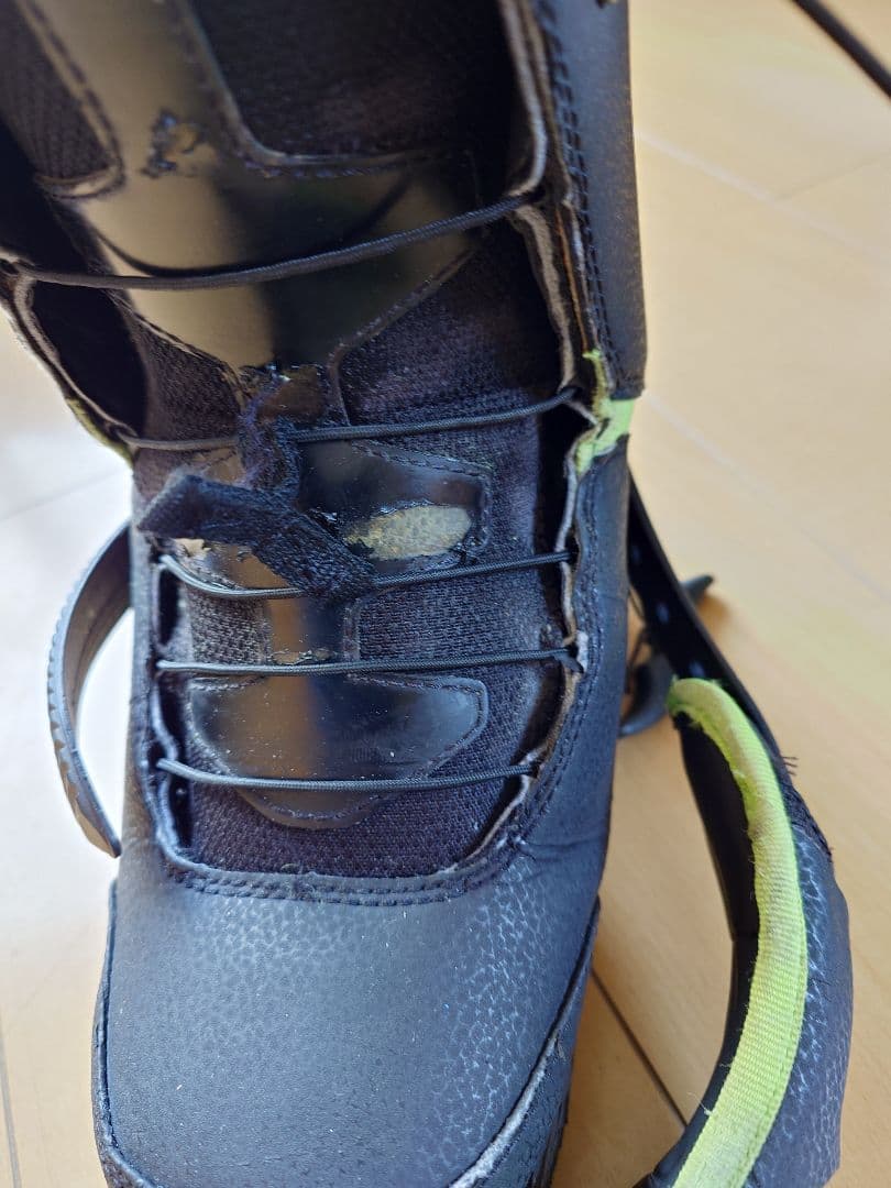 m*a様 中古　剥がれあり　YONEX スノーボードブーツ 24.5cm XTR