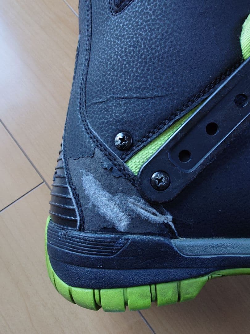 m*a様 中古　剥がれあり　YONEX スノーボードブーツ 24.5cm XTR