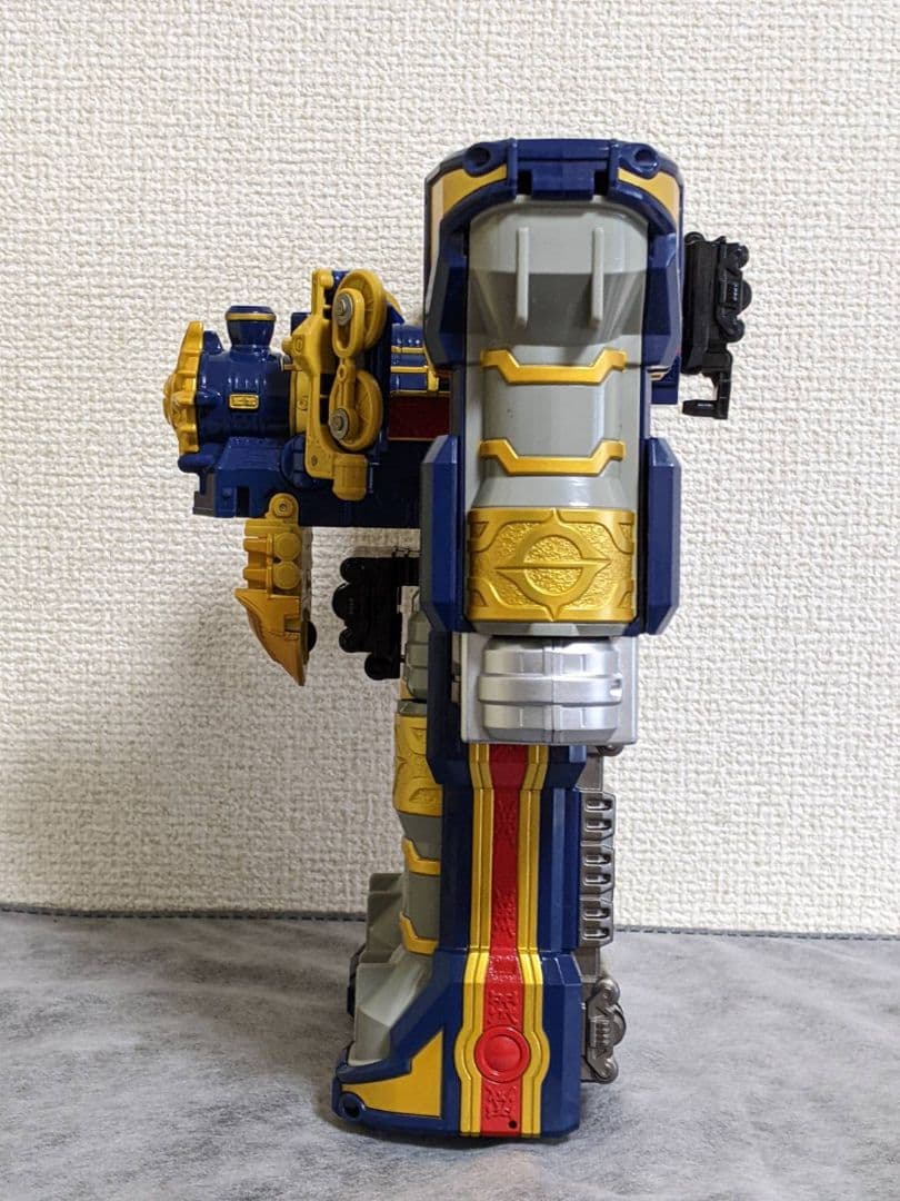 魔法戦隊マジレンジャー 魔法鉄神DXトラベリオン - メルカリ