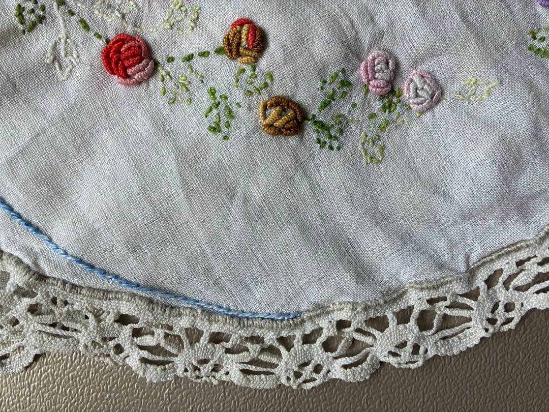 フランスアンティーク ヴィンテージ*大きな花かご刺繍 ドイリー かごカバー