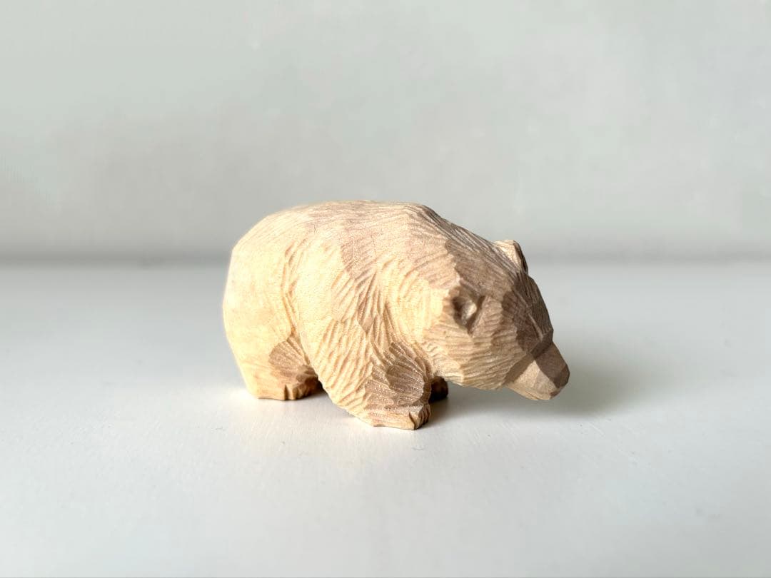 maki yoshida 木彫 毛彫の這熊