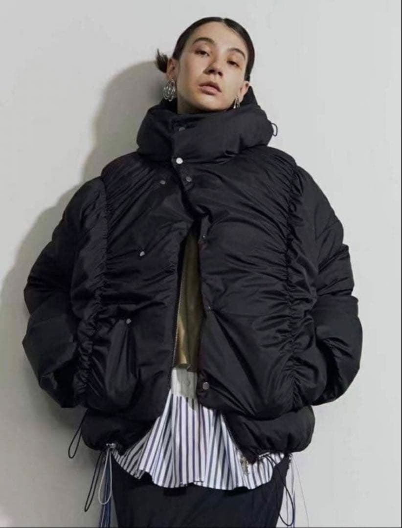 un3d ギャザー入りダウンジャケット 38 ブラック