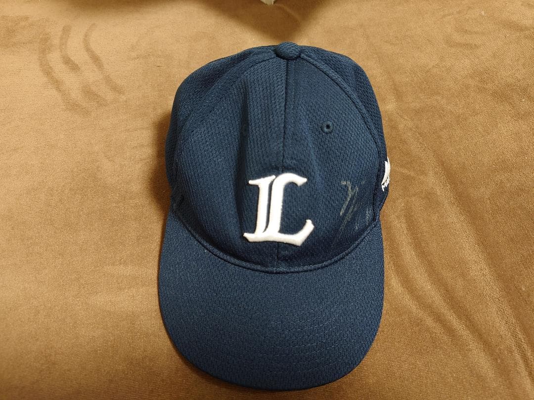 ライオンズ　源田選手　直筆サイン入りキャップ