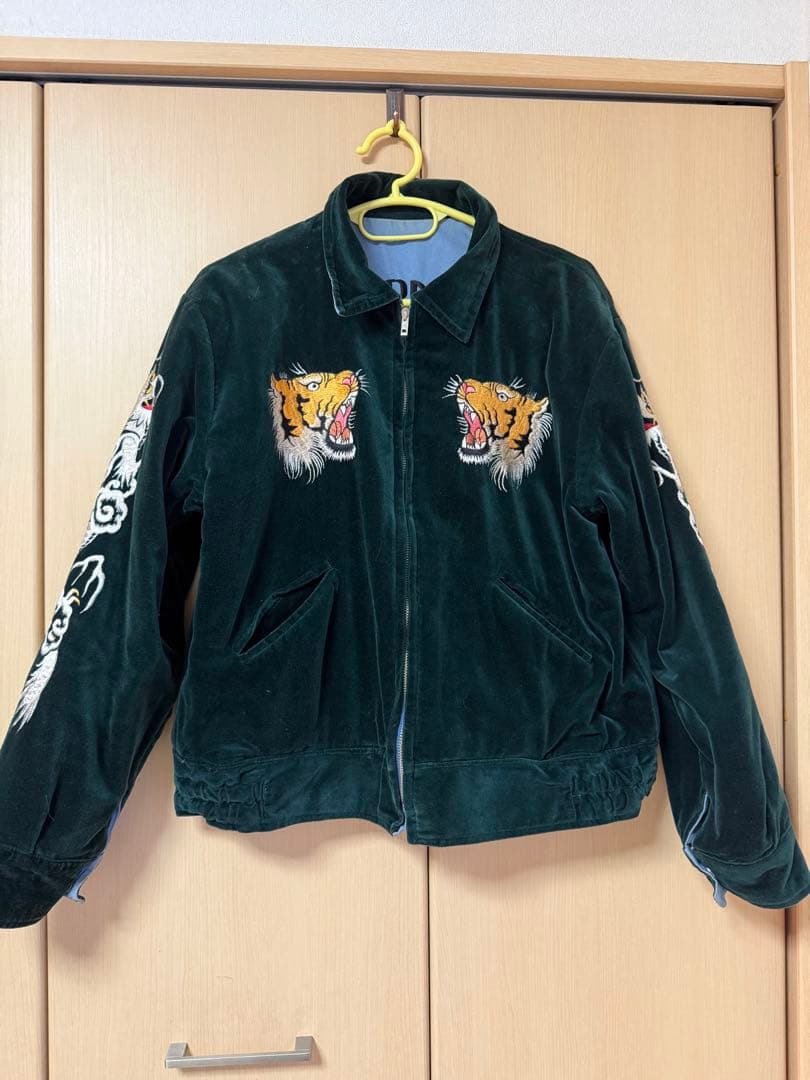 ト*ン様 虎と龍刺繍 東洋　スカジャン