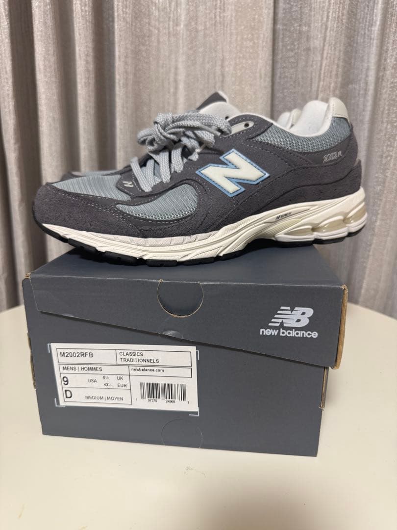 靴 New Balance 2002RFB