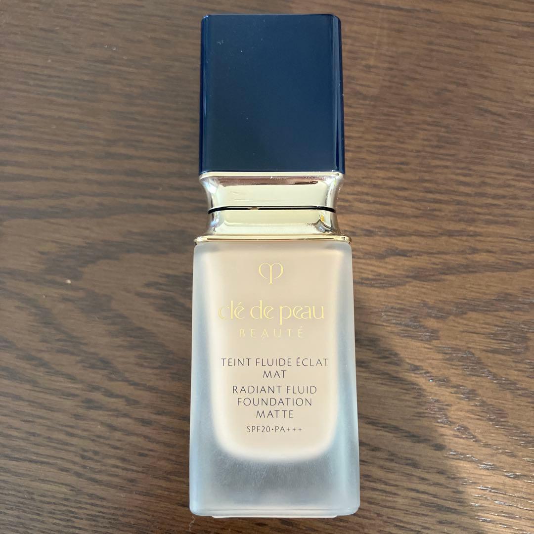 ほぼ未使用！！クレ・ド・ポー ボーテ タンフリュイドエクラマット オークル10 クレ・ド・ポー ボーテ / タンフリュイドエクラ マット ピンクオークル