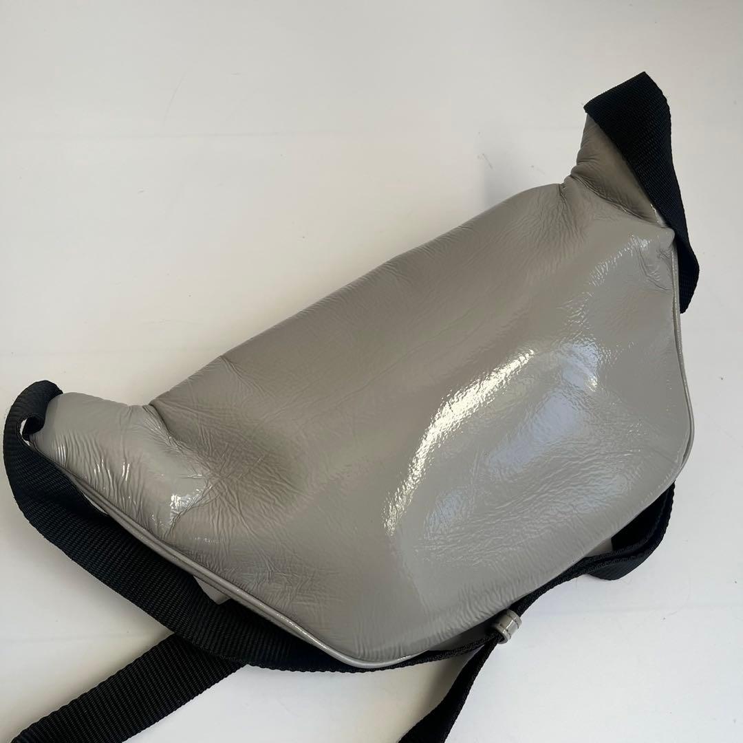 ✨未使用品✨ MARNI ウエストポーチ パテント エナメル グレー 近年