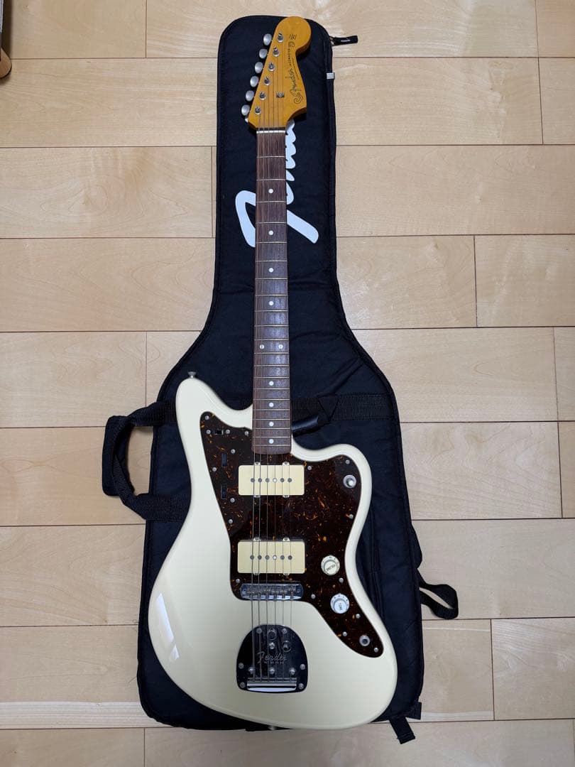 y*い様 Fender Jazzmaster JM66 VWH