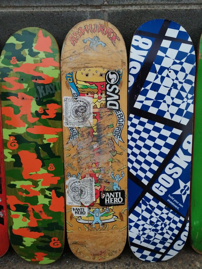 スケボーのデッキ 14本