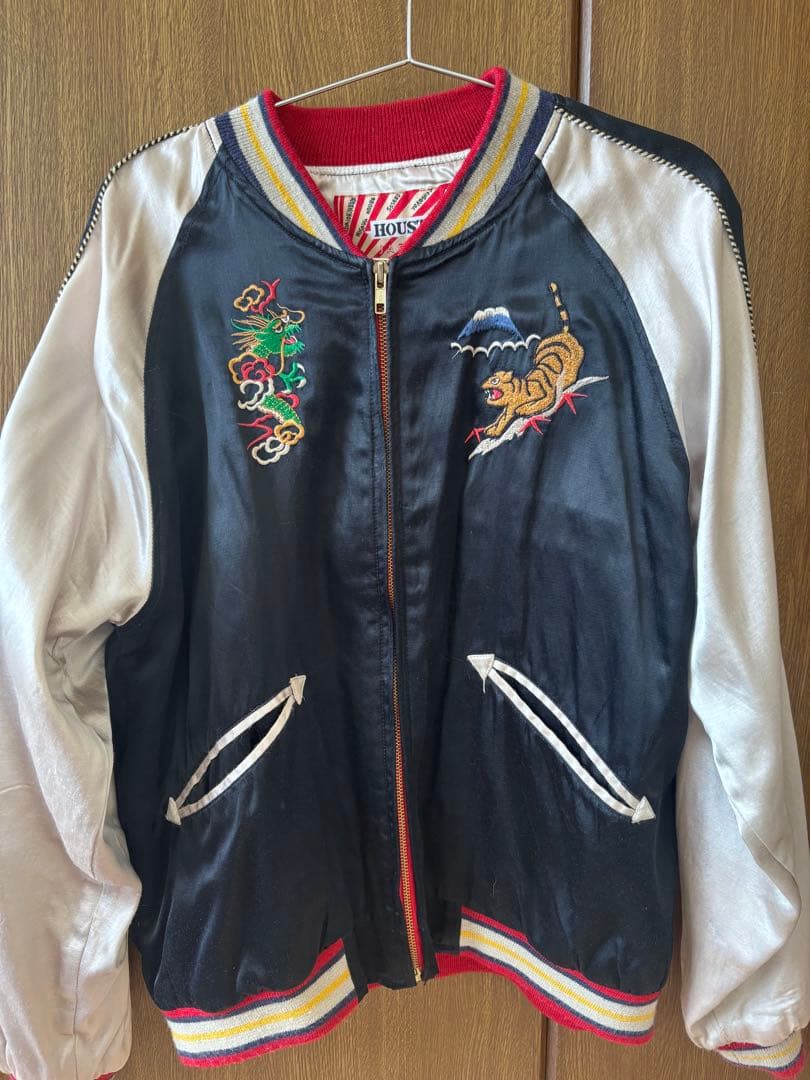 HOUSTON スカジャン ブラック、クリーム色刺繍