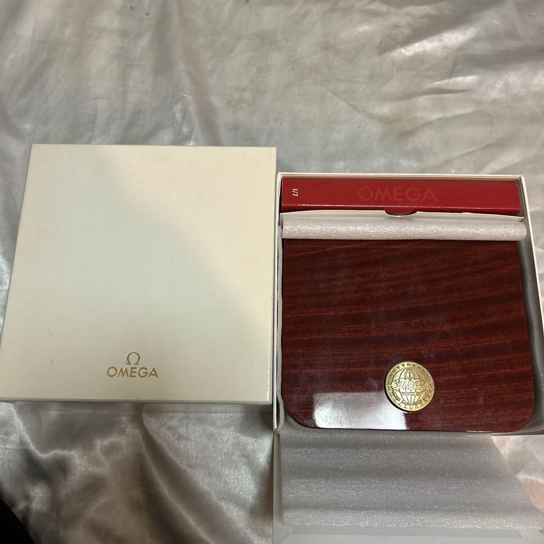 オメガ腕時計空箱　木箱