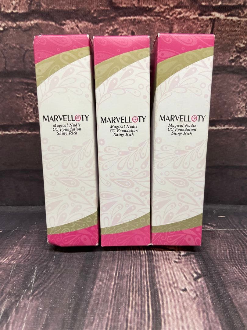 マーヴェラティ　マジカル ヌーディー CCファンデ　シャイニーリッチ　38g×3