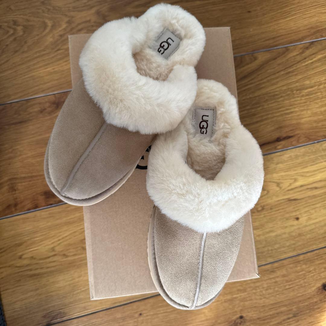 UGG DISQUETTE 厚底ムートンブーツ　ベージュ