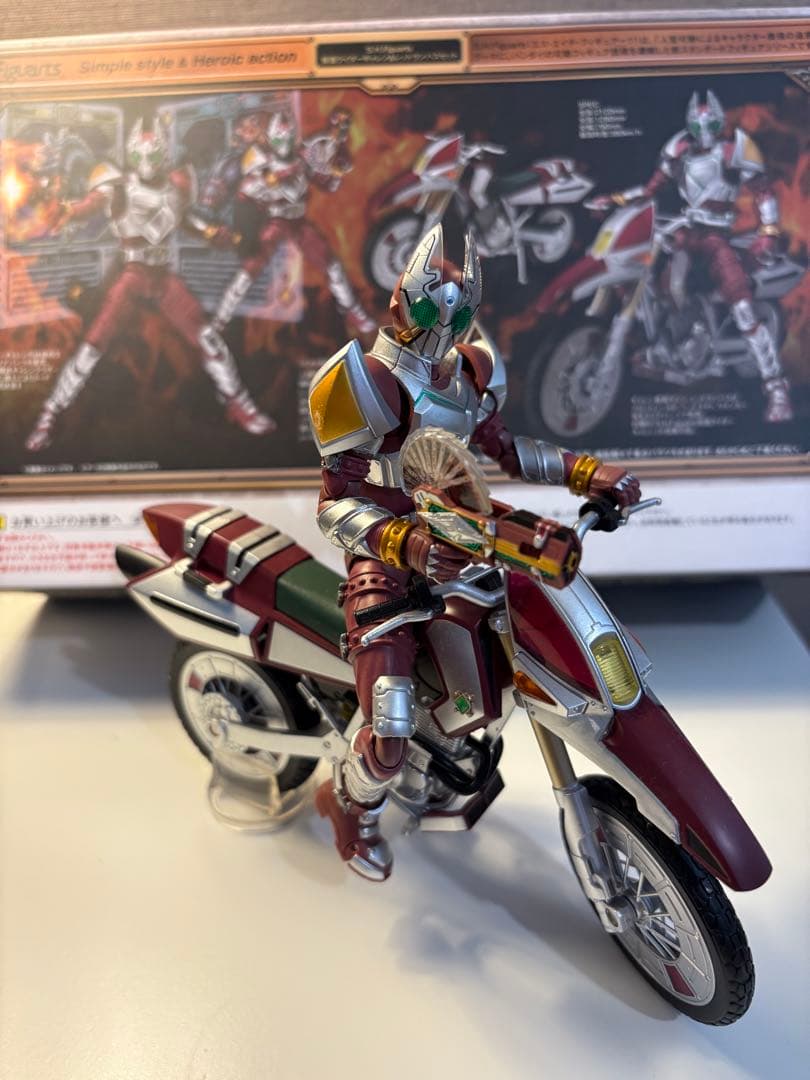 S.H.Figuarts仮面ライダーギャレン & レッドランバス