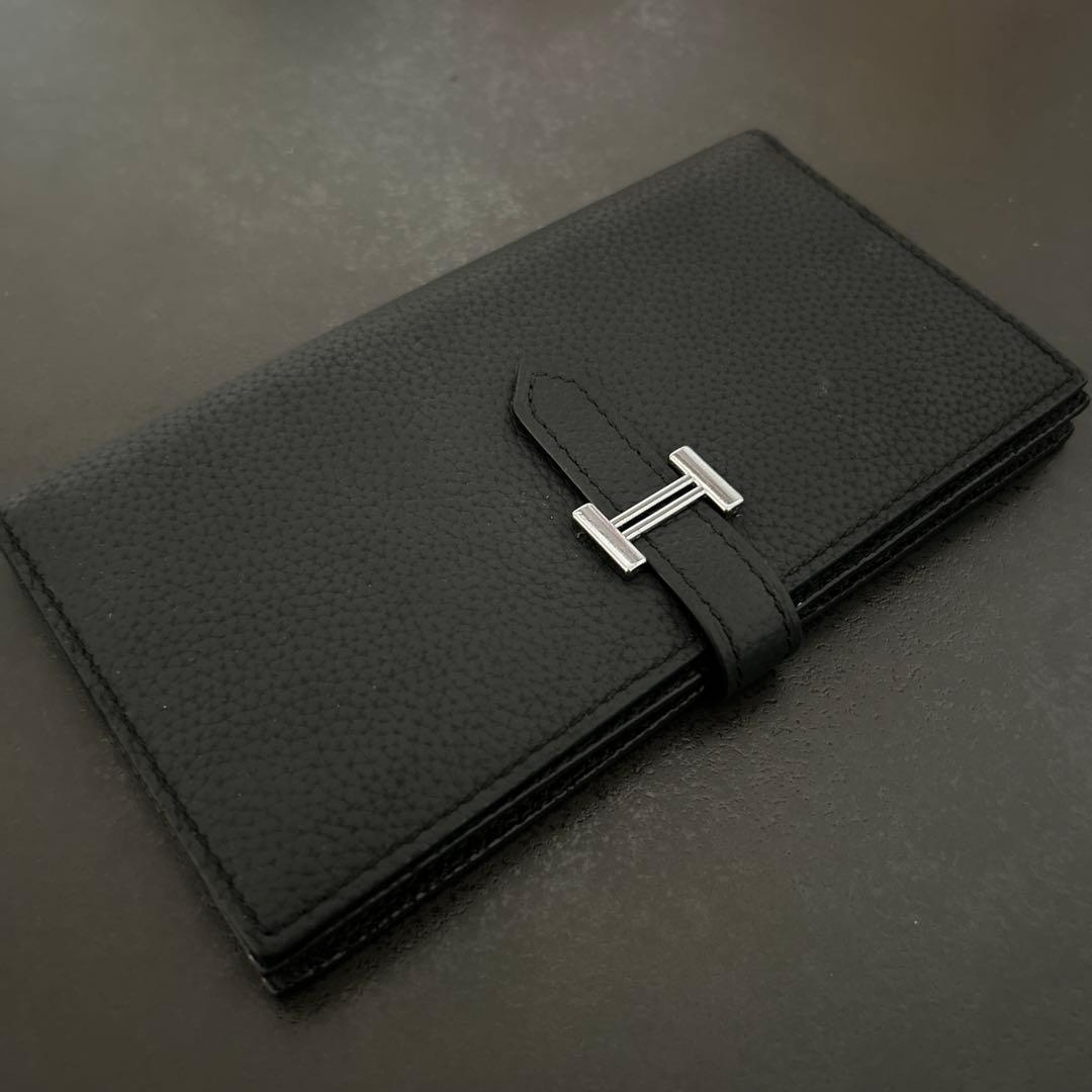 へろ ブラックレザー長財布 H型留め具付き