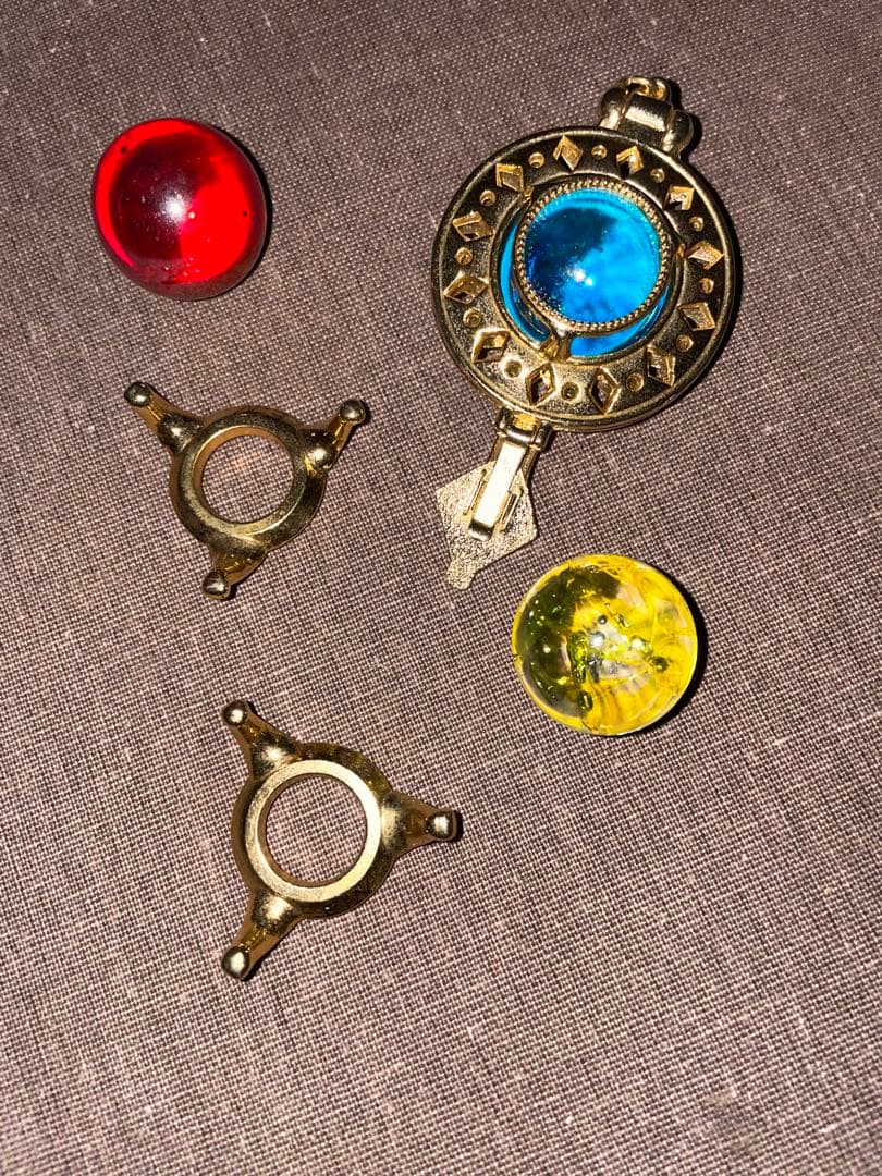 有言実行三姉妹シュシュトリアン バルミラクルペンダント - メルカリ