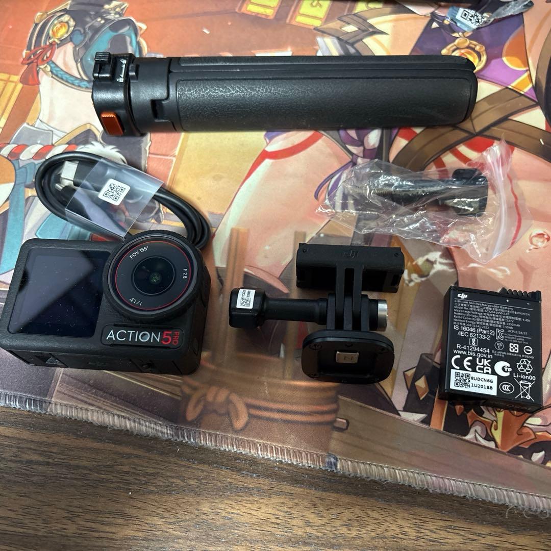 dji OSMO ACTION 5 PRO カメラ、三脚付き