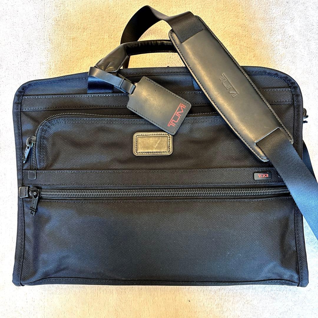 ぱんだ‼️ビジネスマンに人気‼️TUMI ブラック ビジネスバッグ
