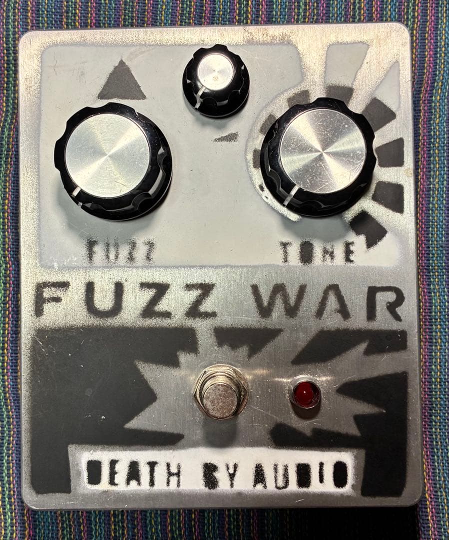 カ*オ様 DEATH BY AUDIO FUZZ WAR