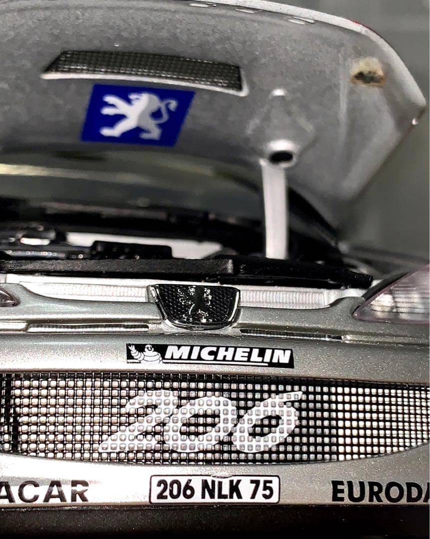 オートアート プジョー 206 WRC 1/18 ラリー カタルーニャ 2001 - メルカリ