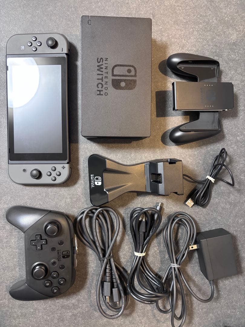 【美品】【即発送】Nintendo Switch 本体　プロコン　チャージャー付