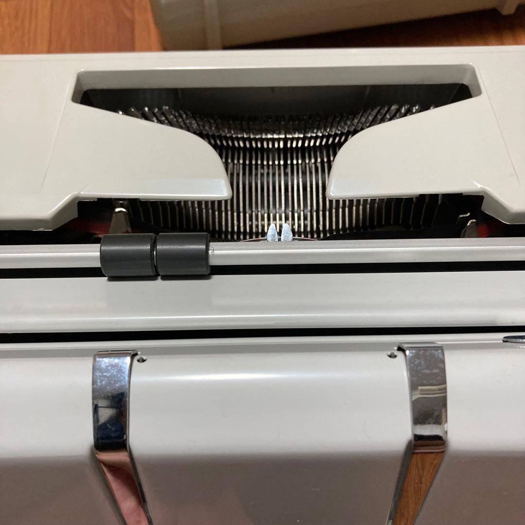 タイプライター HERMES3000 ヘルメス 蚤の市 アンティーク - メルカリ
