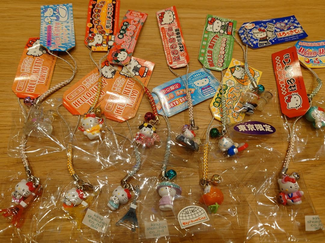 d*7様 【未開封】【東京限定】ハローキティ ストラップ セット セブンネット、セブン‐イレブンで販売 ストラップ・ブラック／ HELLO
