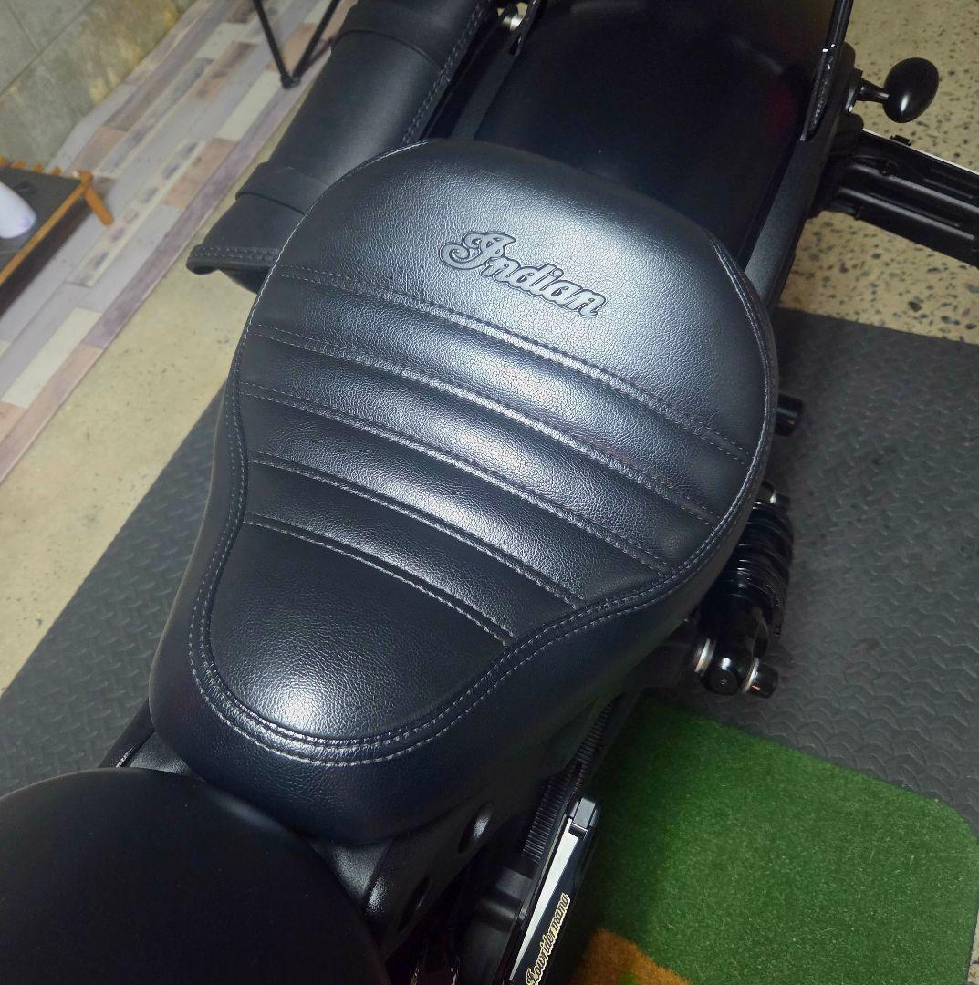 Indian Scoutバイク用シート ブラックコンフォート レザーシート