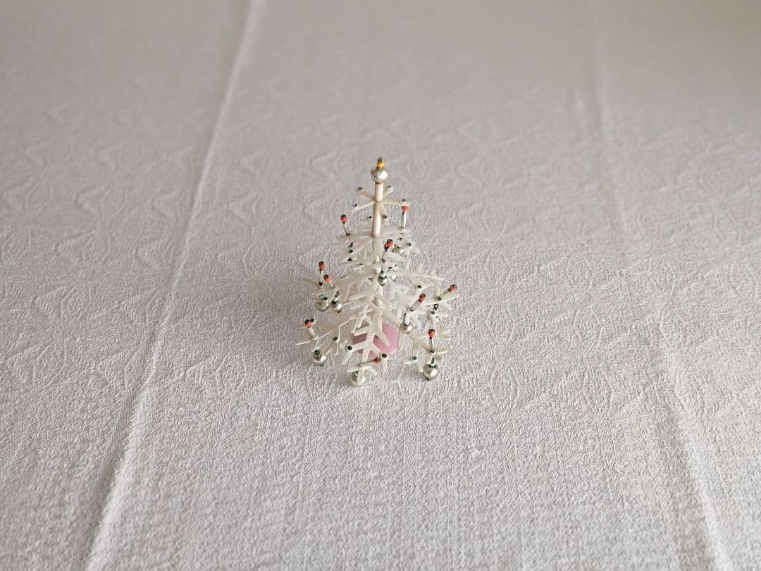 【まーちゃん さま】antique ✵* アンティークビーズの ホワイトツリー