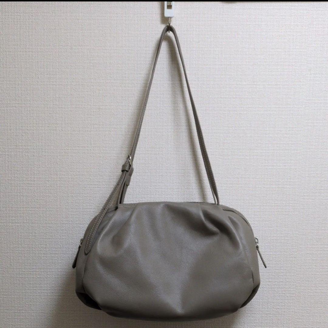 匿名配送ほぼ新品 イアパピヨネ コロンボストンバッグ ear PAPILLONNER（イア パピヨネ） ボストンバッグ 「本革/430g