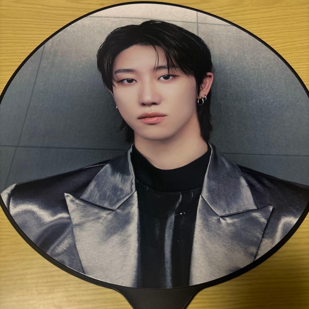 THE8 RIGHT HERE うちわ - メルカリ