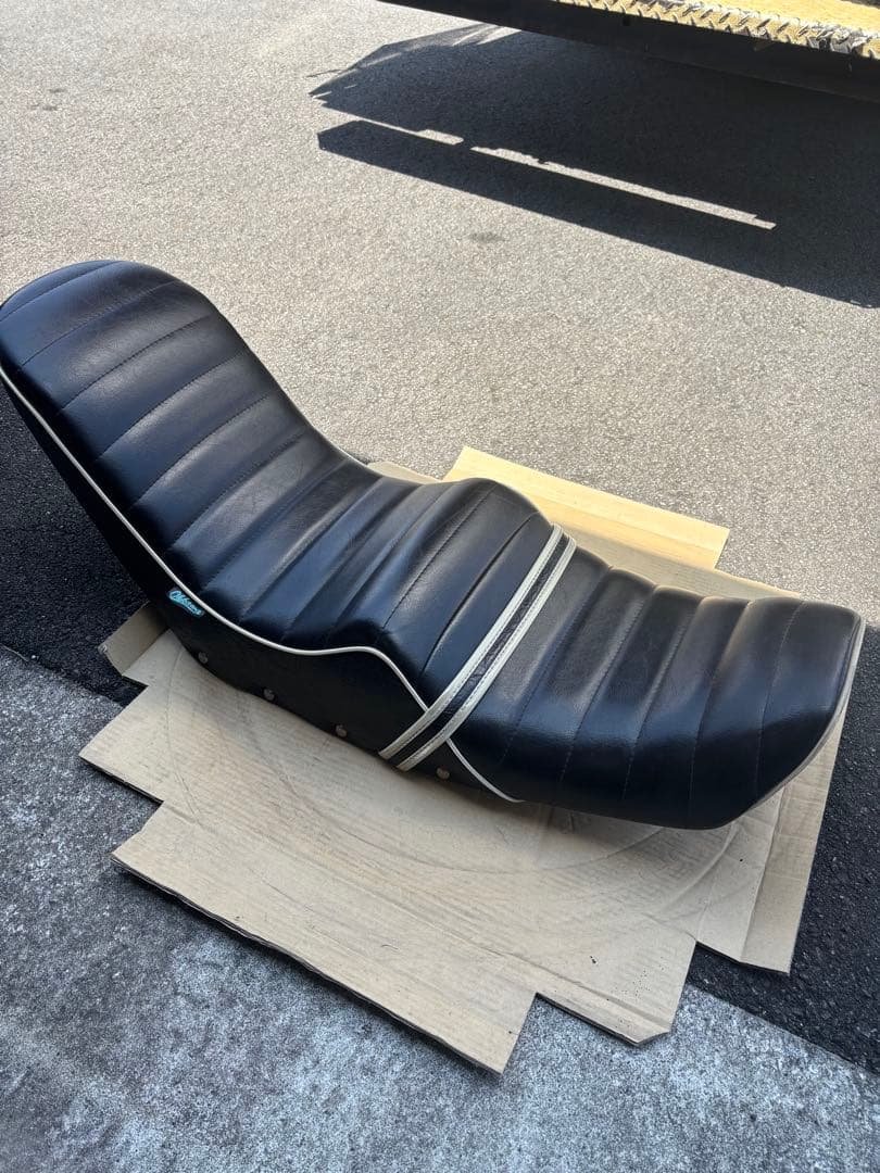 HONDA CBX400F 三段シート　大川三段シート