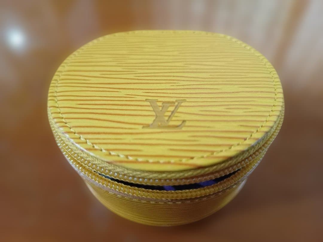LOUIS VUITTON エピ エクランビジュー　本革 イエロー 未使用品