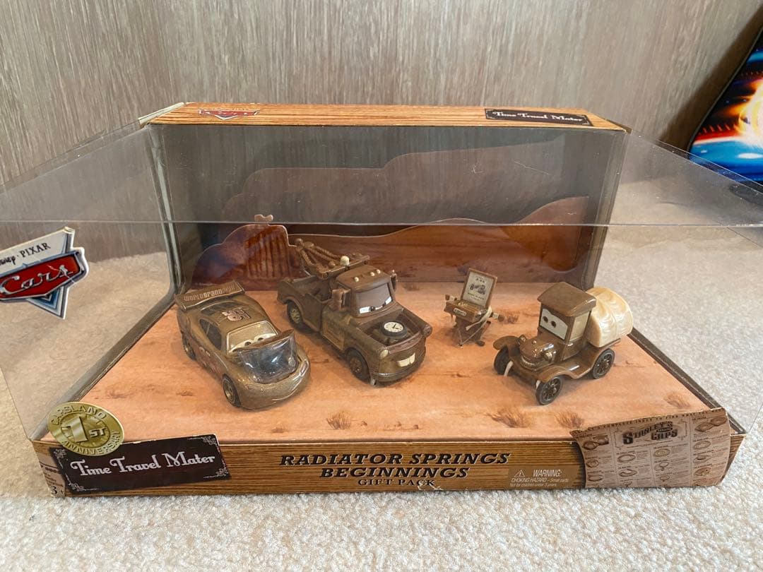 TIME TRAVEL MATER 2013 カーズランド1周年限定品 TIME TRAVEL MATER RADIATOR SPRINGS BEGINNINGS GIFT PACK 2013
