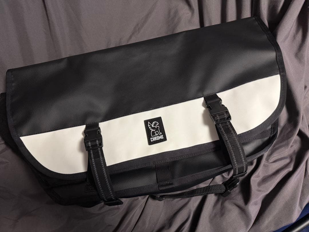 【CHROME】CTZ 24L メッセンジャーバッグ ブラック/ホワイト