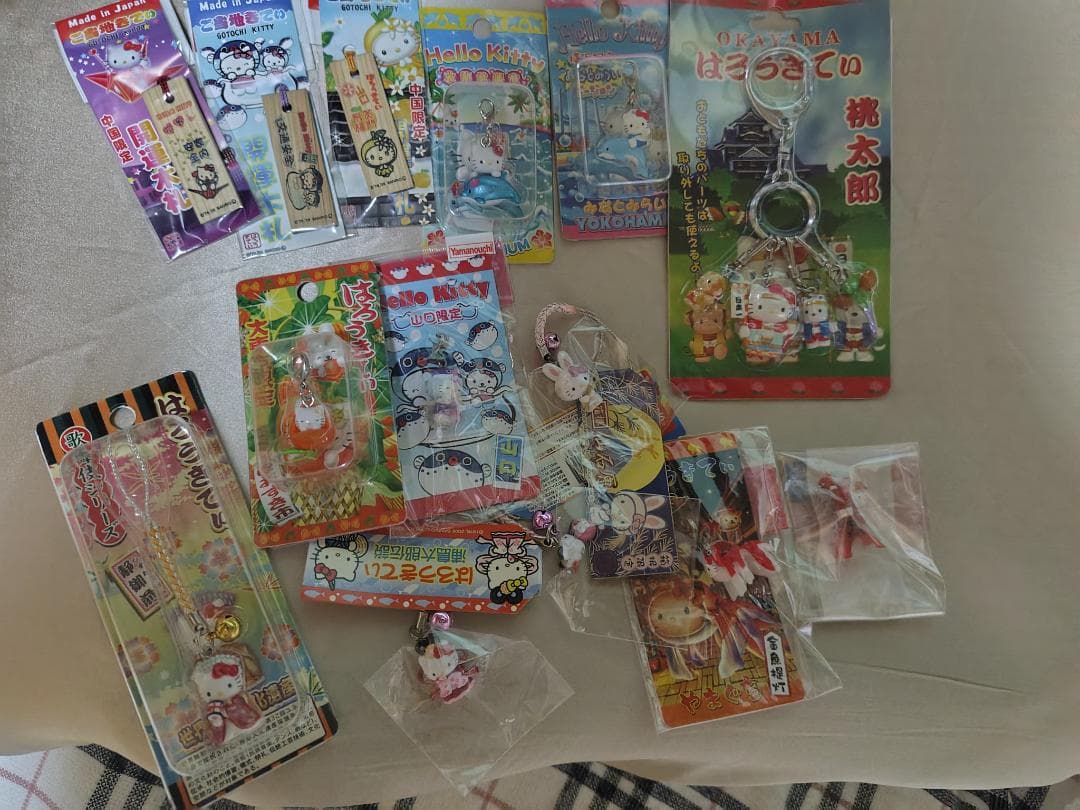 御当地ハローキティ ストラップセット 約14点