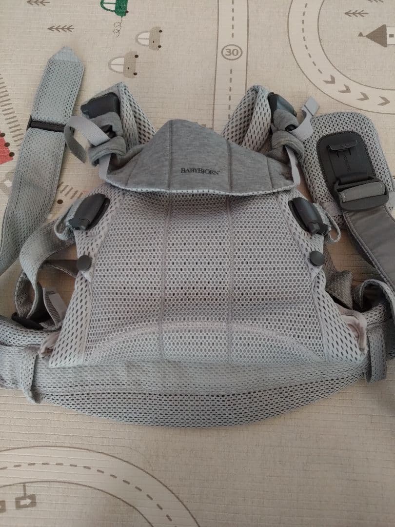 ベビービョルン　ベビーキャリア　ハーモニー（シルバーメッシュ）抱っこ紐