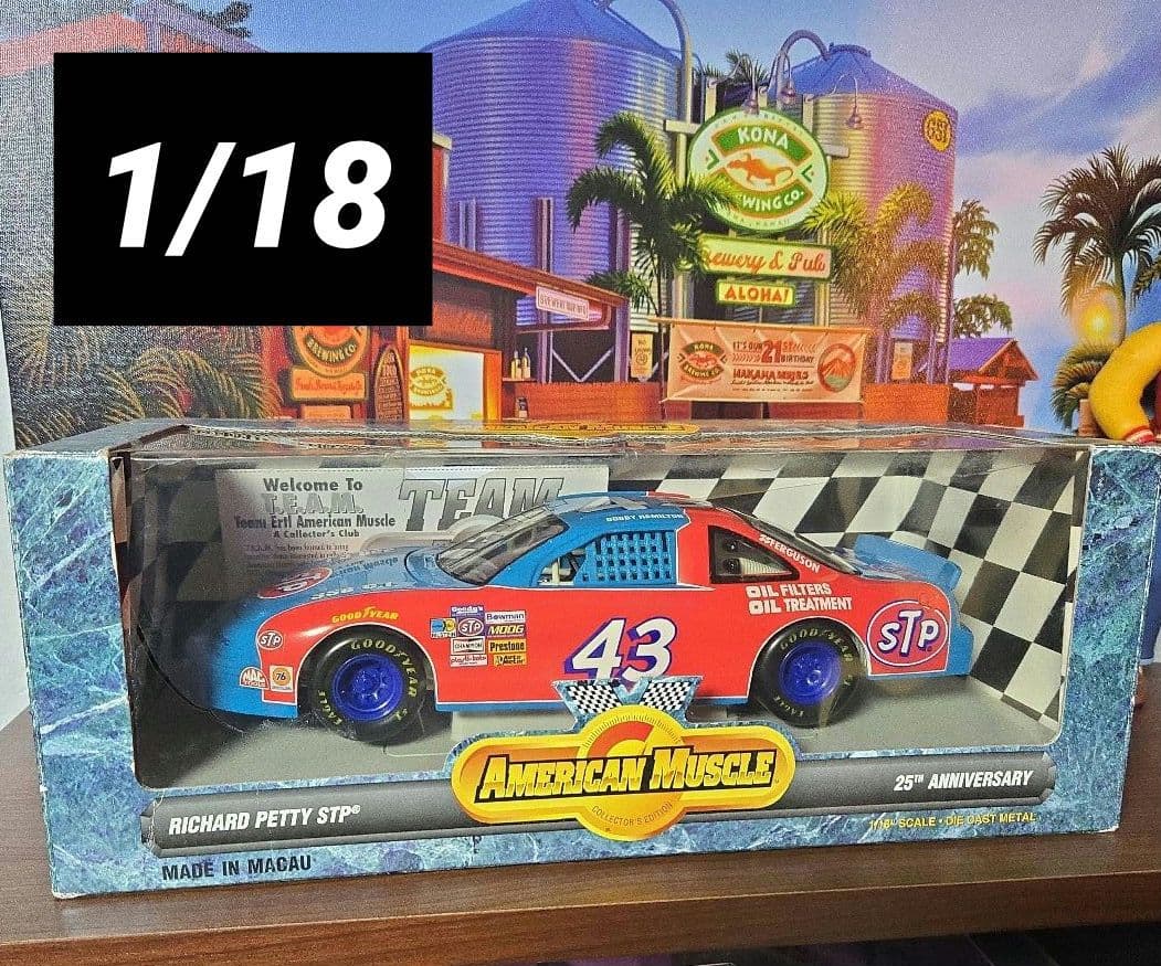 アメリカンマッスル NASCAR 1/18 Richard Petty STP