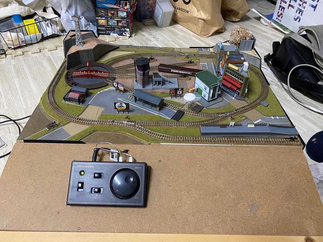 週刊SL鉄道模型　大型ジオラマ　Nゲージ SL機関区～週刊SL鉄道模型のミニレイアウト ジオラマ - YouTube