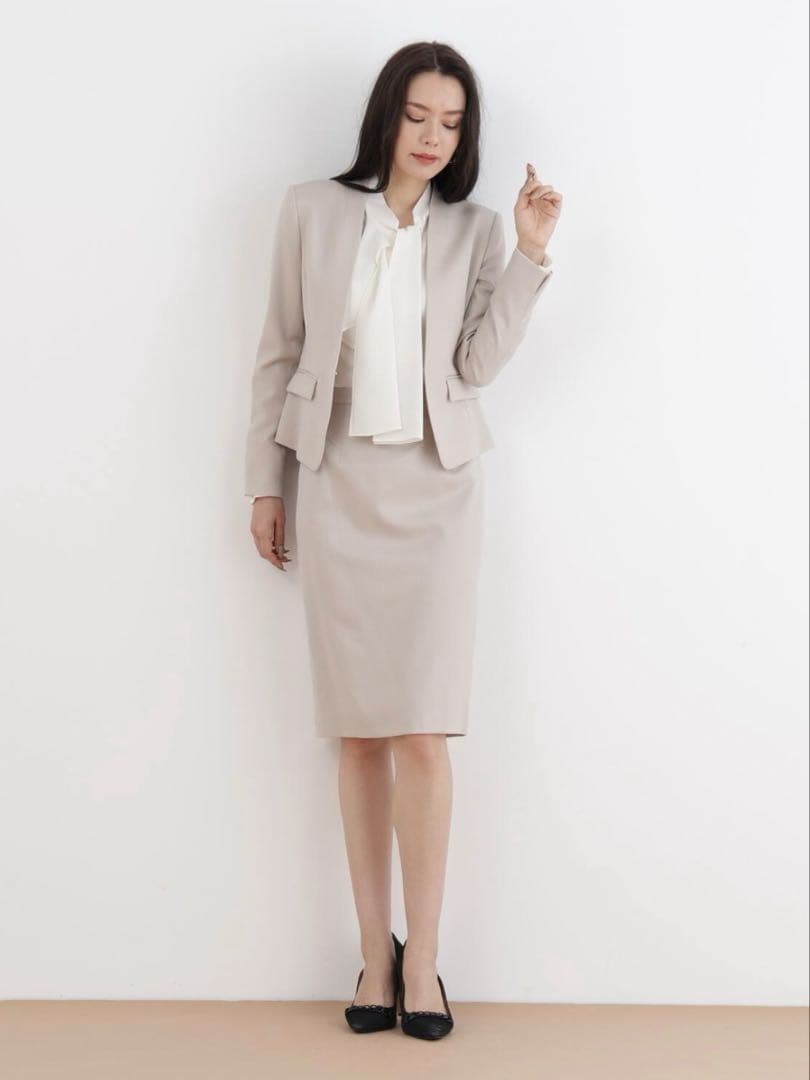 ピンキーアンドダイアン◇ラッフルアクセントボウタイブラウス