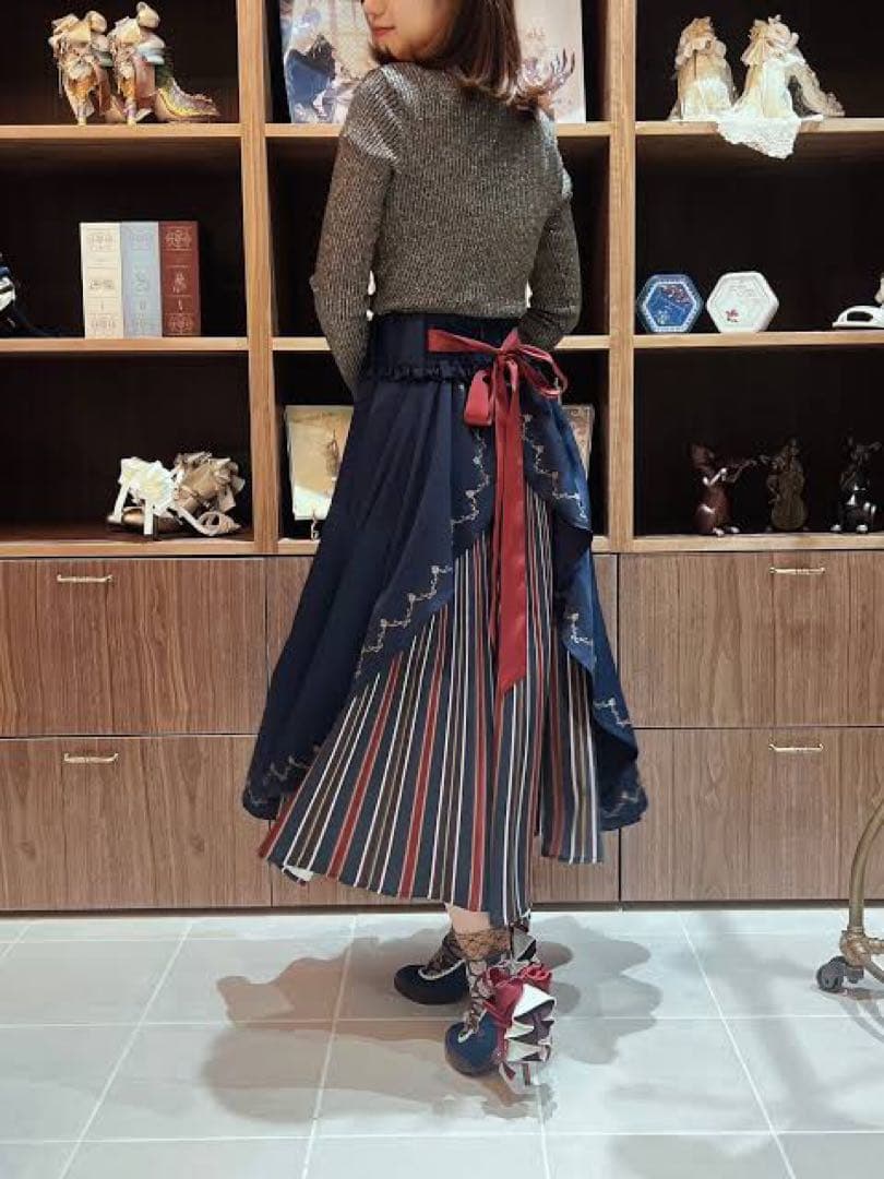 ヴァイオレット・エヴァーガーデン アイコニック スカート アコラ