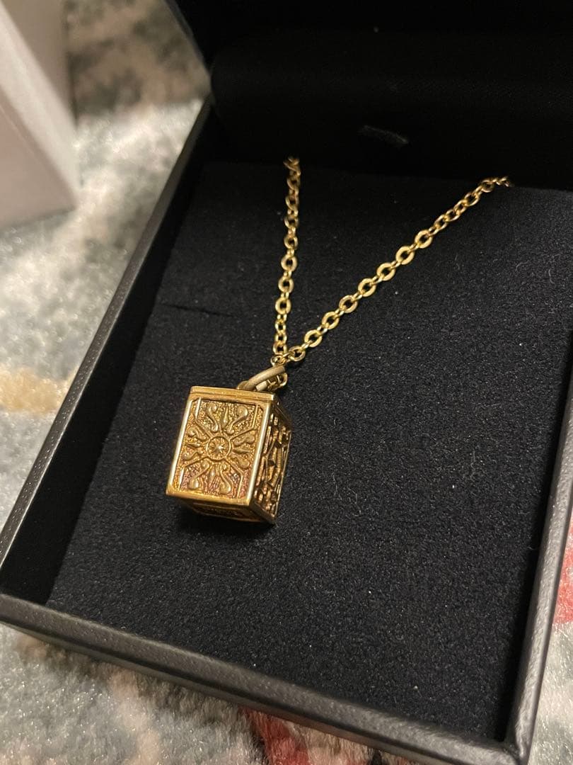 新品⭐︎聖闘士星矢の黄金聖衣箱デザインのペンダント 牡羊座(アリエス