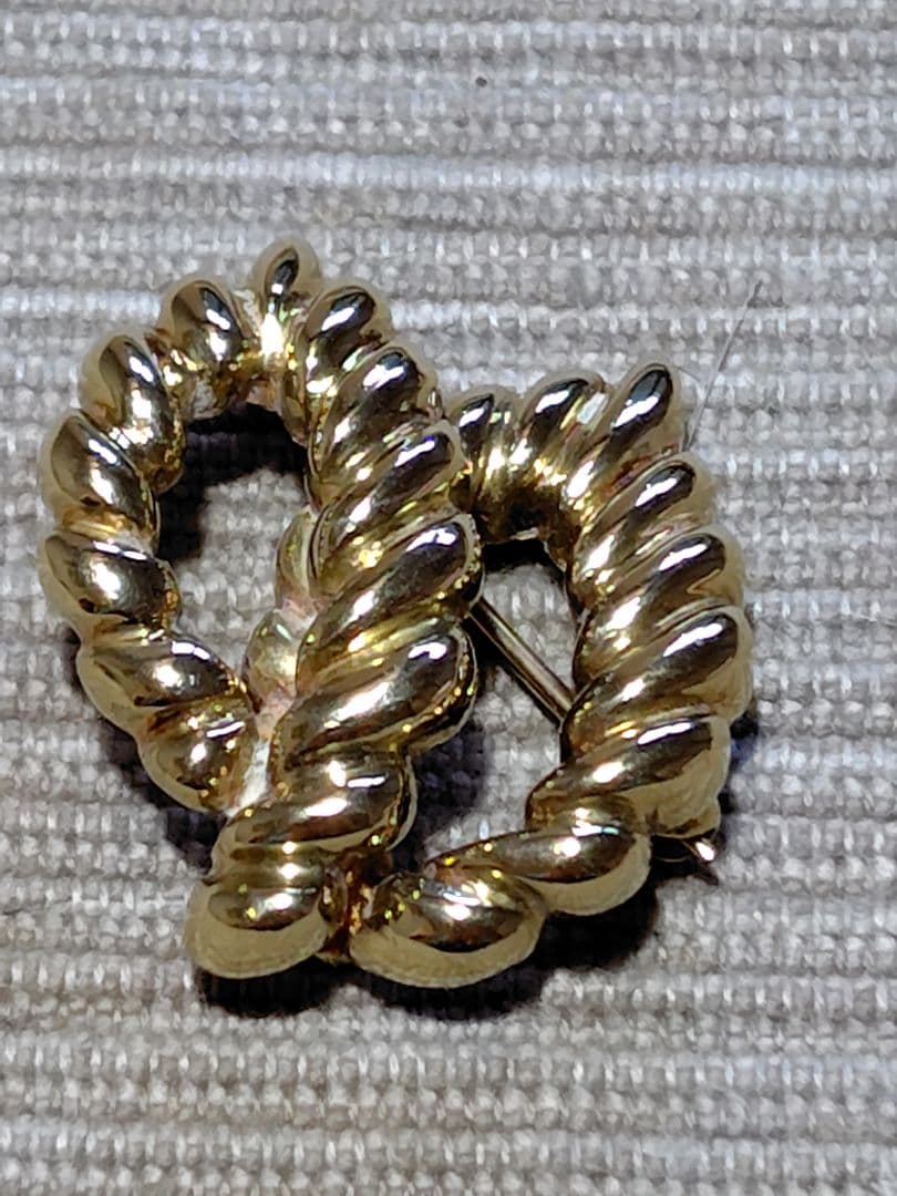 ティファニーツイストリーフ 18金YGブローチ 説明必読願います